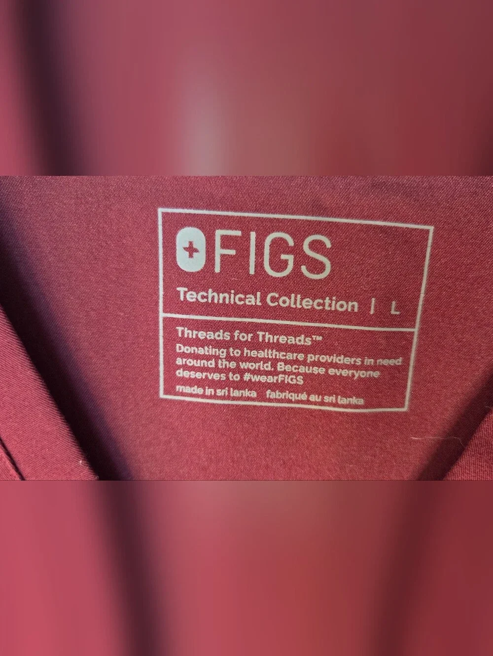 FIGS Catarina One Pocket Scrub Top Burgundy Women’s Sz L Short Sleeve Technical